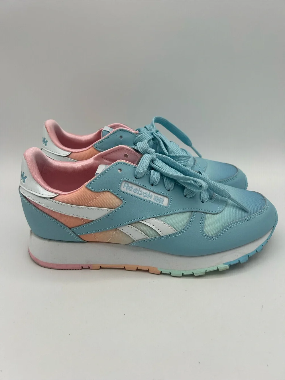 Reebok Kid's Classic Sneaker Shoe Blue Rainbow Size 4.5 Athletic Gym